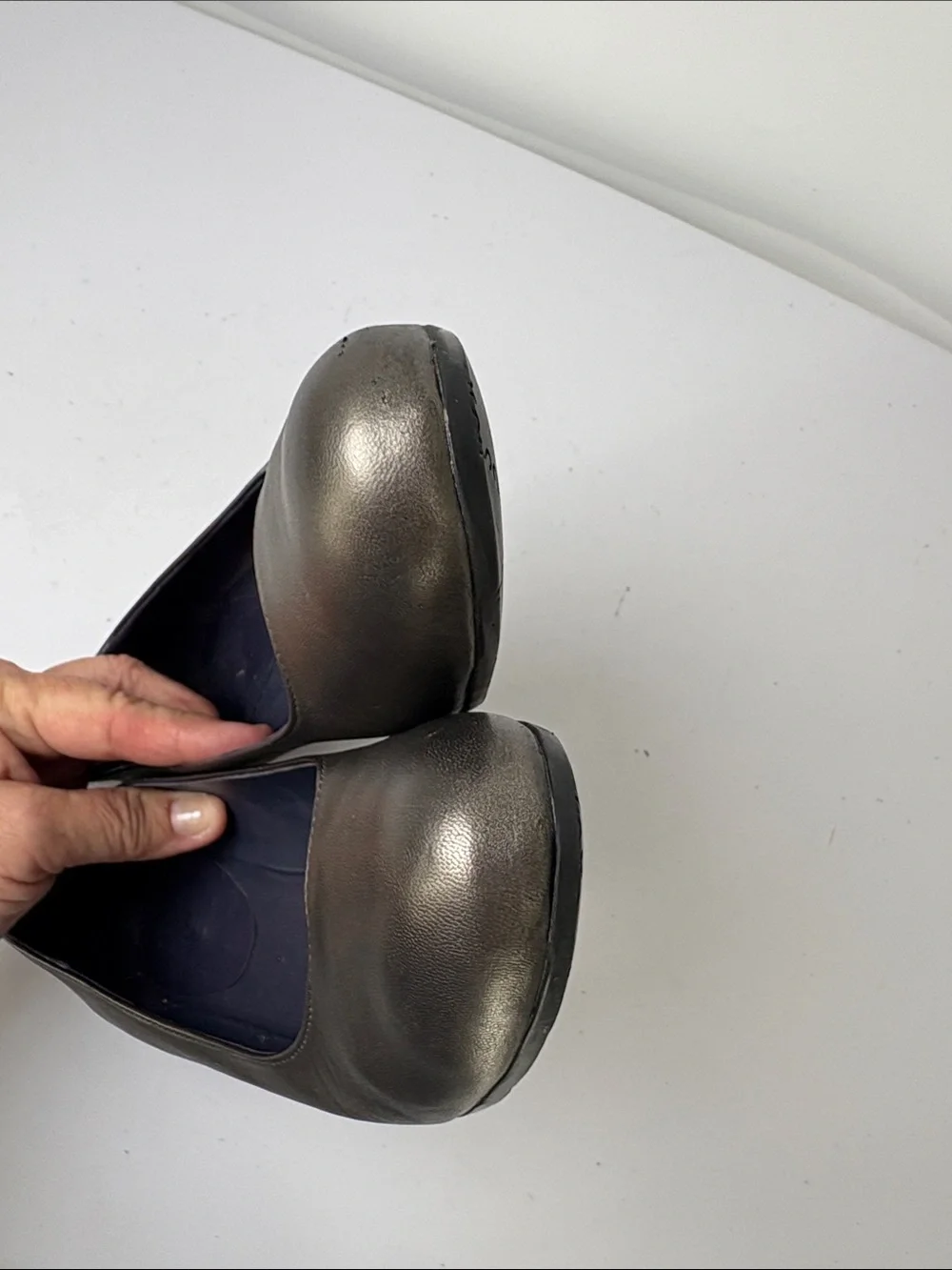🥯 Vaneli leather Metallic 2” Wedge Pumps